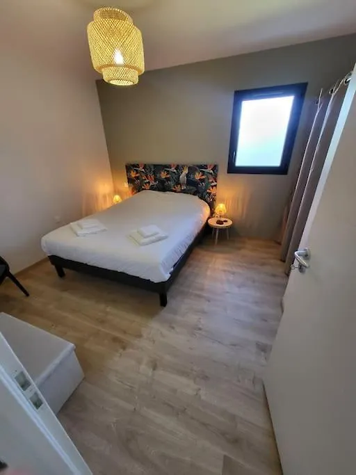 Rez-De-Jardin De Maison Avec Spa Et Borne D'Arcade Aurillac Apartment